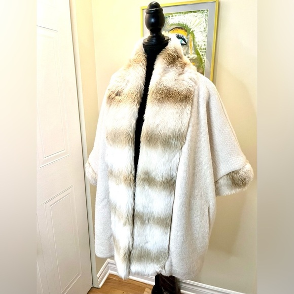 🆕VTG/LUXE by Irina faux fur knit open kimono style coat,satin line,cream color. - Picture 6 of 12